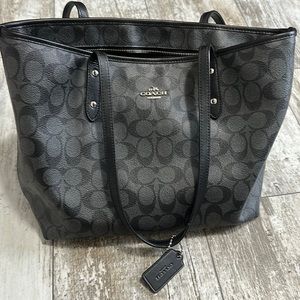Like new coach tote purse